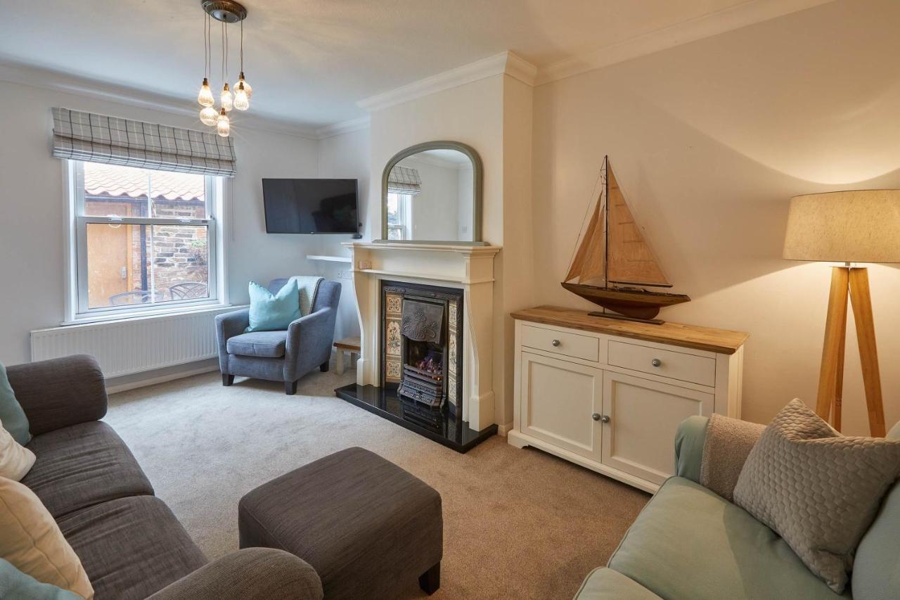 Host & Stay - Adventure House Whitby Extérieur photo