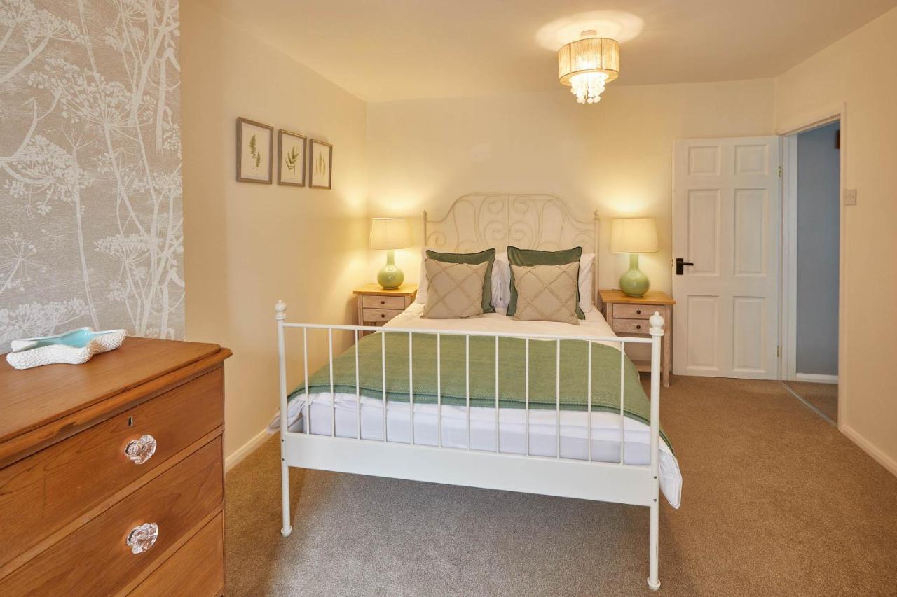 Host & Stay - Adventure House Whitby Extérieur photo