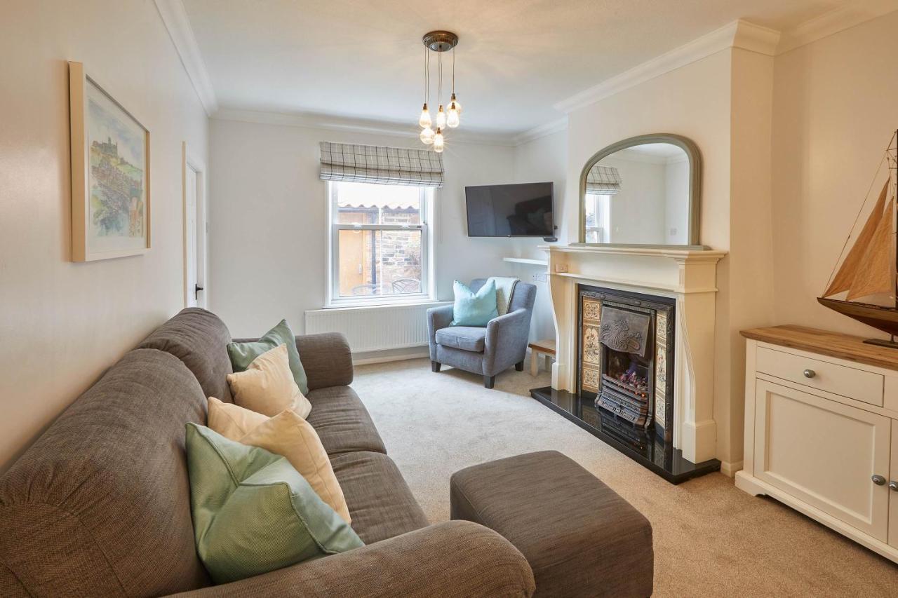 Host & Stay - Adventure House Whitby Extérieur photo