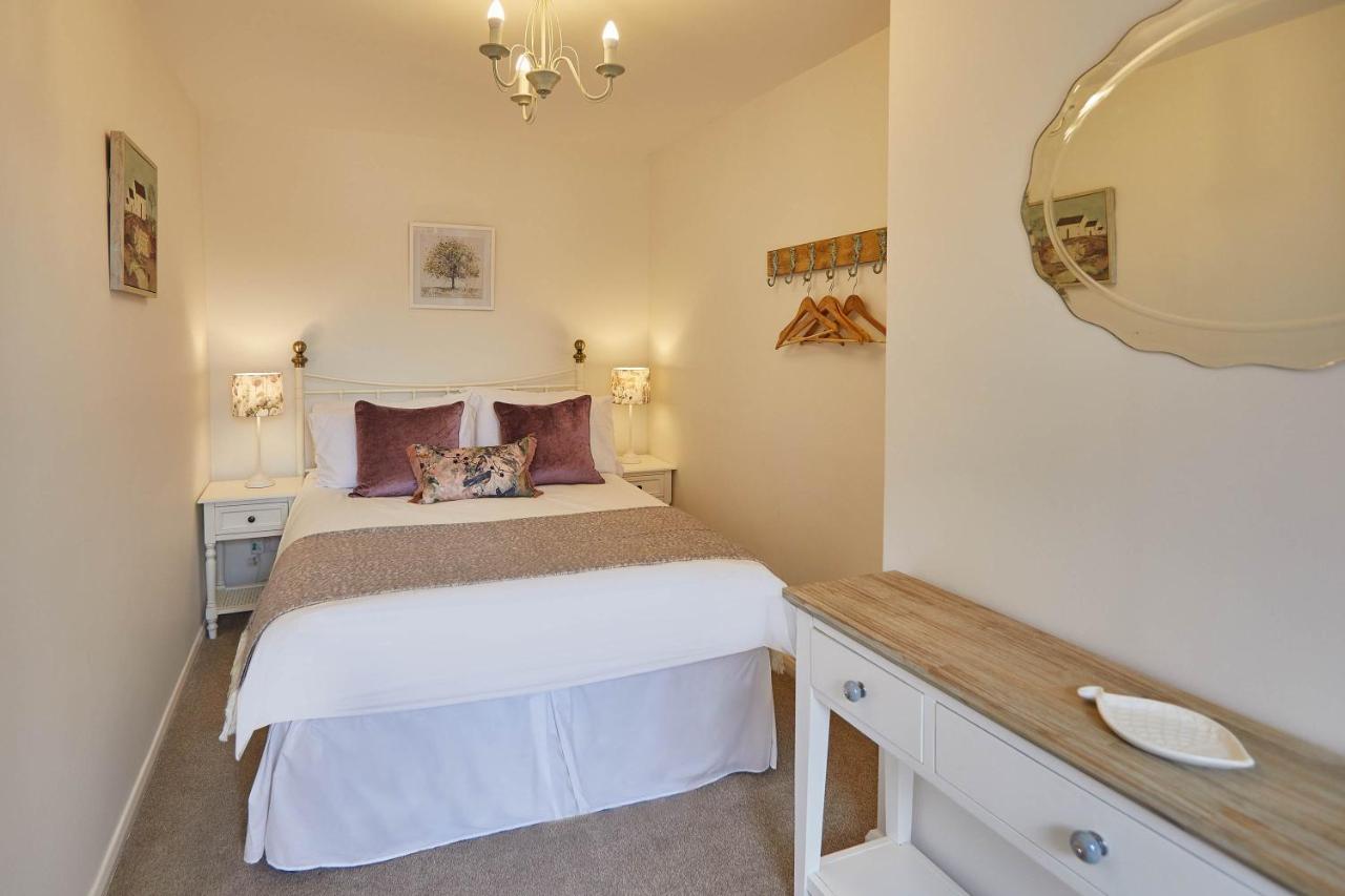 Host & Stay - Adventure House Whitby Extérieur photo