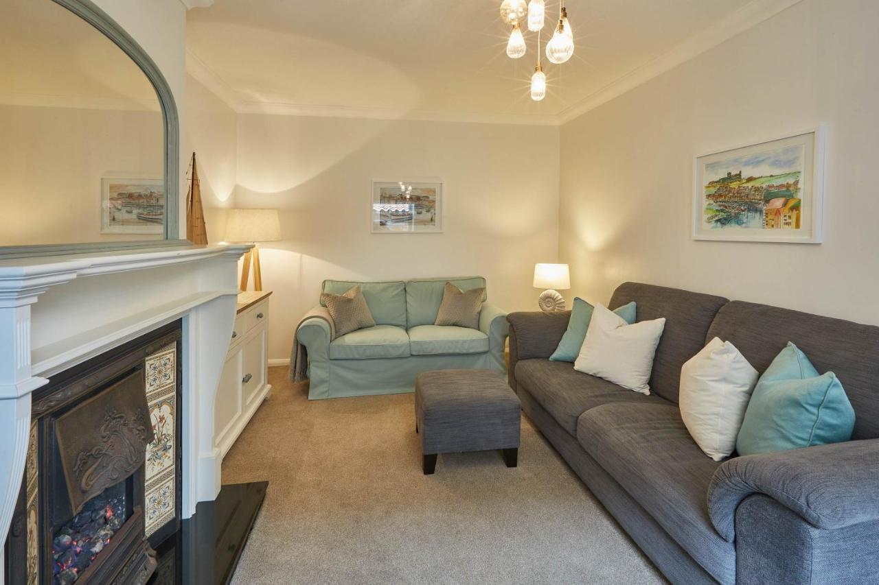 Host & Stay - Adventure House Whitby Extérieur photo