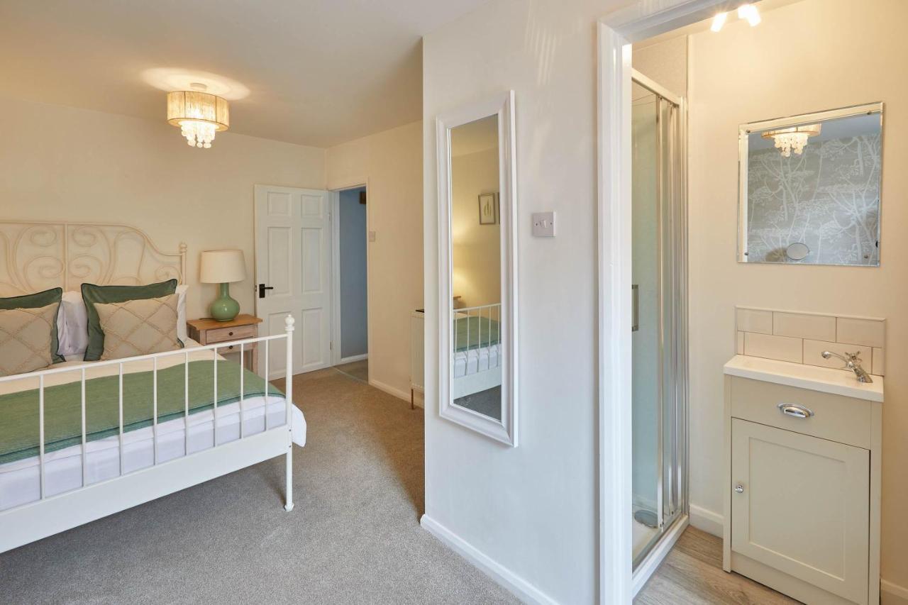 Host & Stay - Adventure House Whitby Extérieur photo
